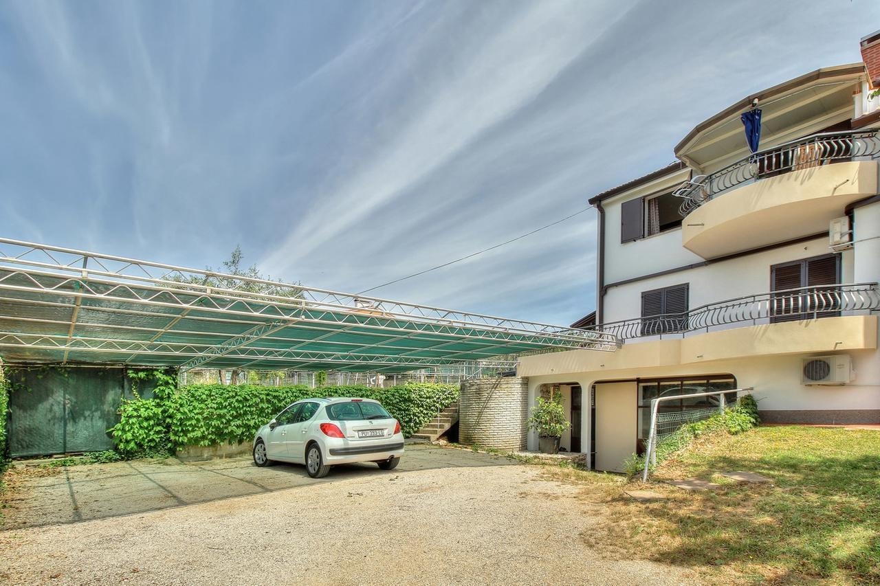 زامبراتيجا Nadia House With Apartments المظهر الخارجي الصورة