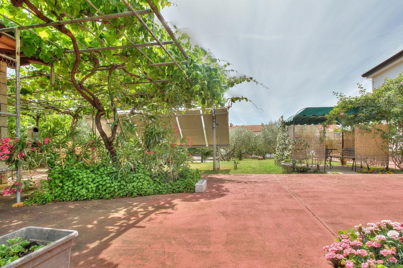 زامبراتيجا Nadia House With Apartments المظهر الخارجي الصورة