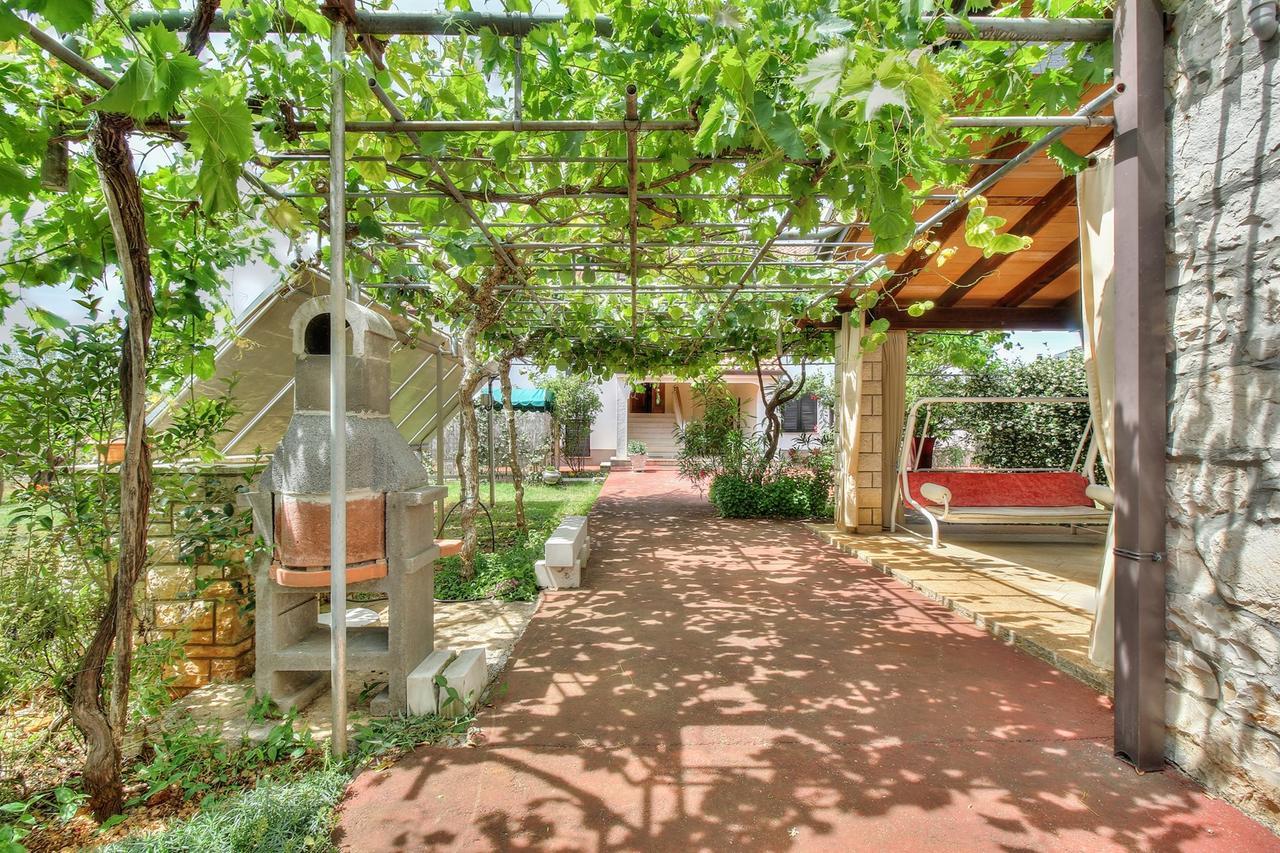 زامبراتيجا Nadia House With Apartments المظهر الخارجي الصورة